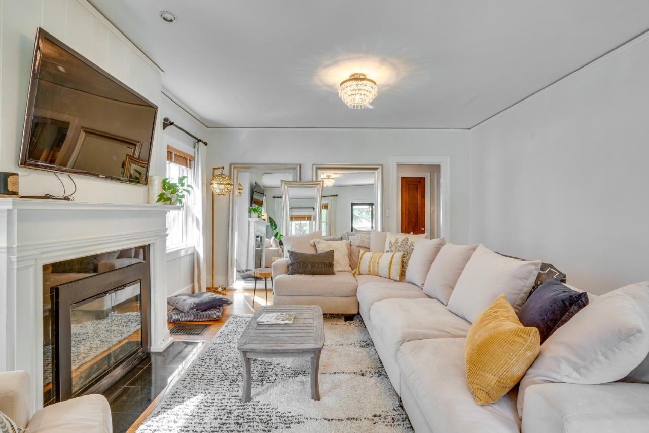 Charming Retreat With Patio And Fireplace!